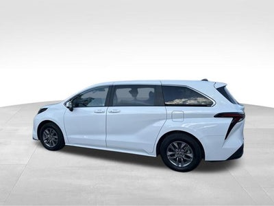 2025 Toyota Sienna LE 8 Passenger