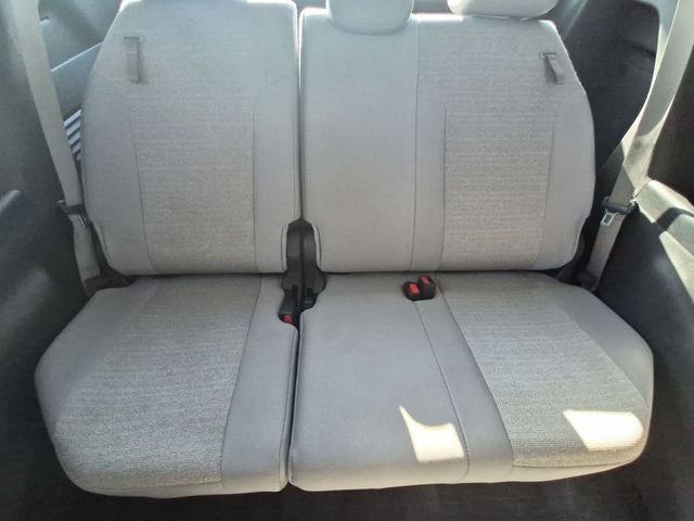2025 Toyota Sienna LE 8 Passenger
