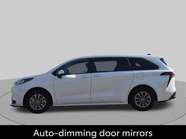 2025 Toyota Sienna LE 8 Passenger