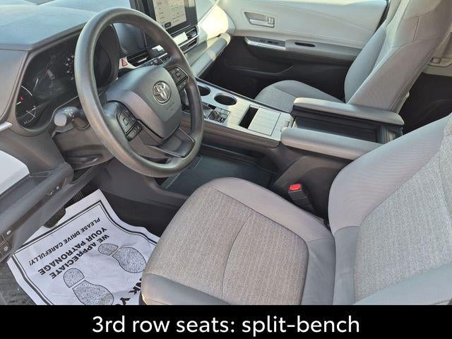 2025 Toyota Sienna LE 8 Passenger