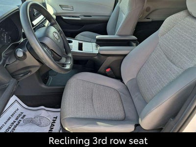2025 Toyota Sienna LE 8 Passenger