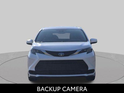 2025 Toyota Sienna LE 8 Passenger