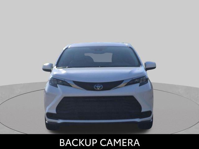2025 Toyota Sienna LE 8 Passenger
