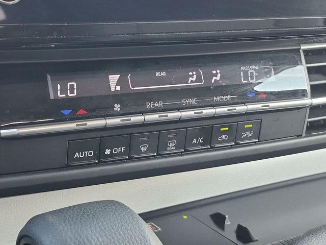 2025 Toyota Sienna LE 8 Passenger