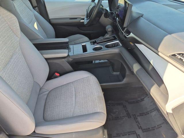 2025 Toyota Sienna LE 8 Passenger