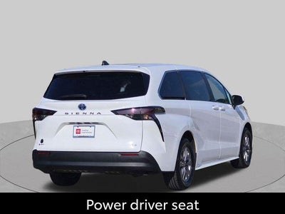 2025 Toyota Sienna LE 8 Passenger
