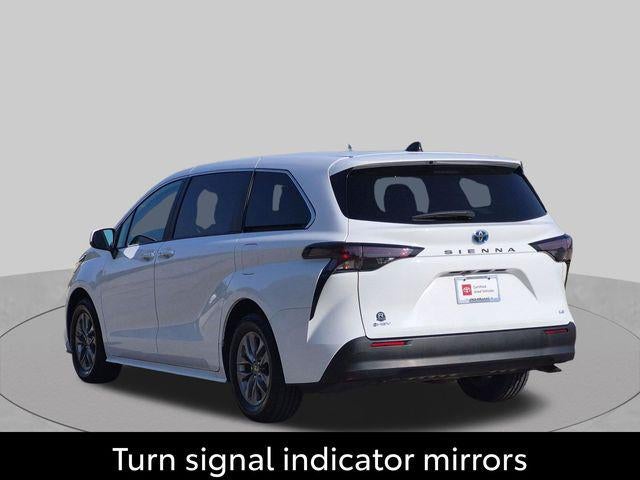 2025 Toyota Sienna LE 8 Passenger