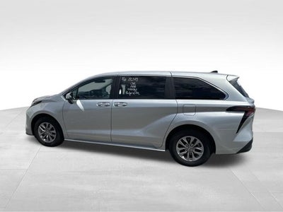 2025 Toyota Sienna LE 8 Passenger