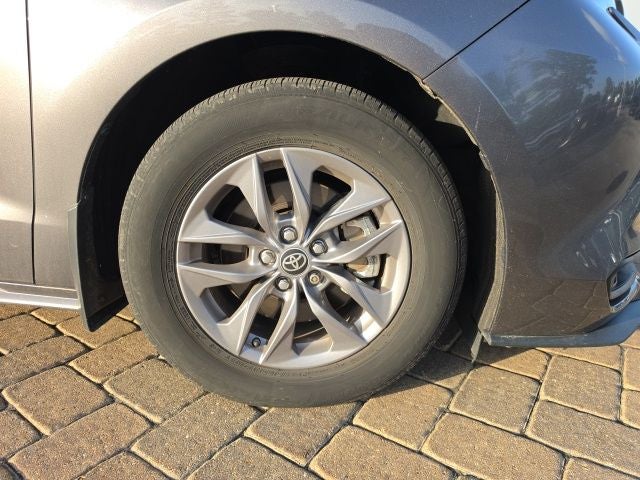 2024 Toyota Sienna LE 8 Passenger