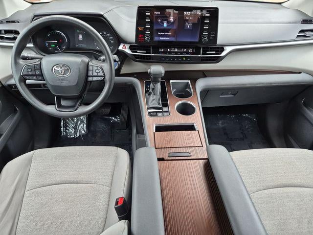 2024 Toyota Sienna LE 8 Passenger