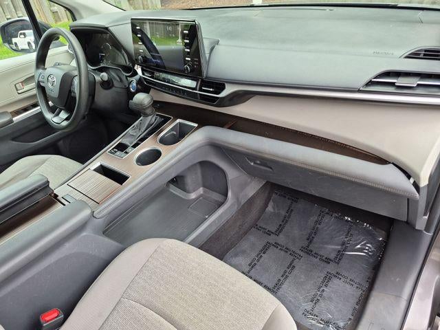 2024 Toyota Sienna LE 8 Passenger
