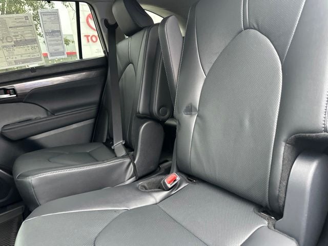 2026 Toyota Highlander Hybrid Limited