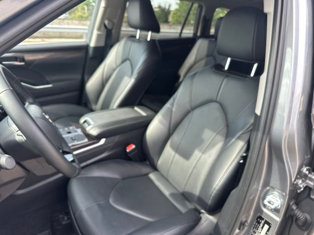 2026 Toyota Highlander Hybrid Limited