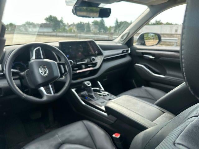 2026 Toyota Highlander Hybrid Limited