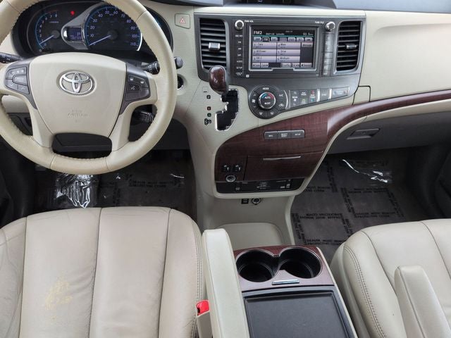2014 Toyota SIENNA XLE 3.5L XLE 8 Passenger