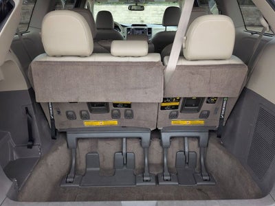 2014 Toyota SIENNA XLE 3.5L XLE 8 Passenger