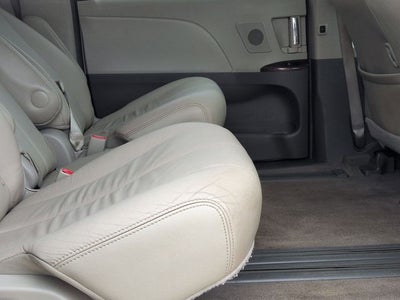 2014 Toyota SIENNA XLE 3.5L XLE 8 Passenger