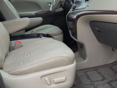 2014 Toyota SIENNA XLE 3.5L XLE 8 Passenger