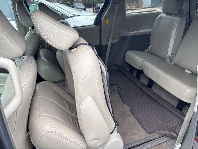 2014 Toyota SIENNA XLE 3.5L XLE 8 Passenger