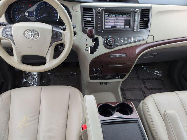 2014 Toyota SIENNA XLE 3.5L XLE 8 Passenger