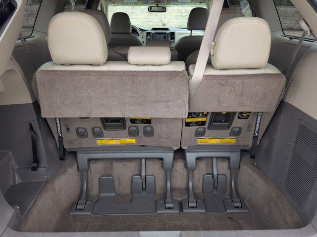 2014 Toyota SIENNA XLE 3.5L XLE 8 Passenger