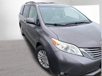 2014 Toyota SIENNA XLE 3.5L XLE 8 Passenger