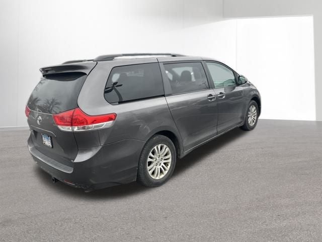 2013 Toyota SIENNA XLE 3.5L XLE