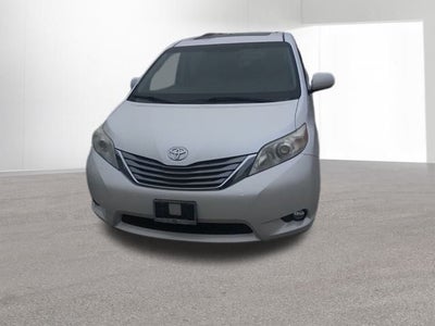 2015 Toyota SIENNA XLE 3.5L XLE 8 Passenger