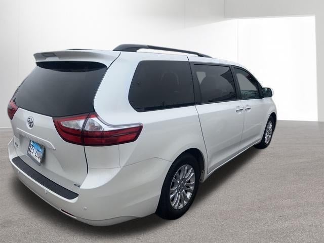 2015 Toyota SIENNA XLE 3.5L XLE 8 Passenger