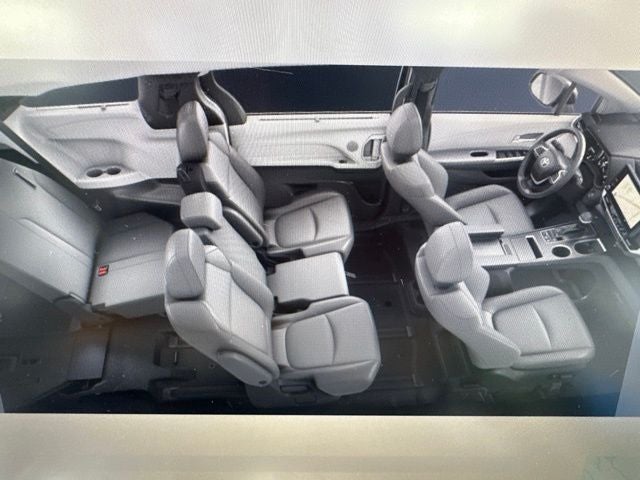 2026 Toyota SIENNA XLE XLE 8 Passenger