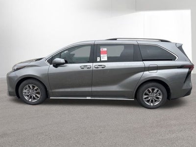 2026 Toyota SIENNA XLE XLE 8 Passenger