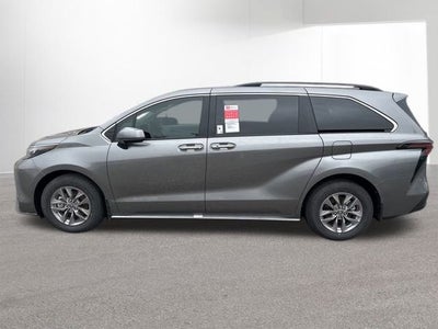 2026 Toyota SIENNA XLE XLE 8 Passenger