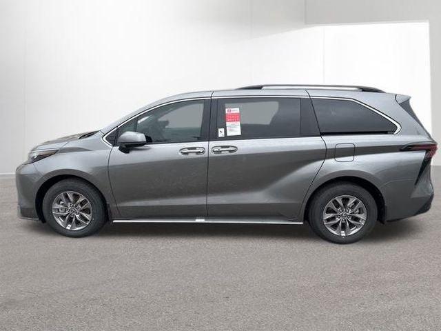 2026 Toyota SIENNA XLE XLE 8 Passenger