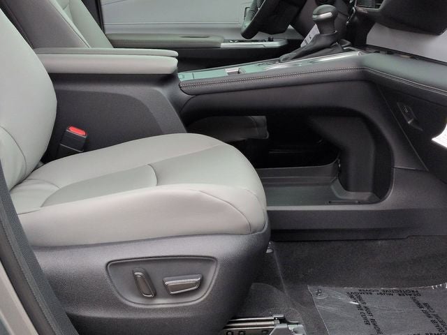 2026 Toyota SIENNA XLE XLE 8 Passenger