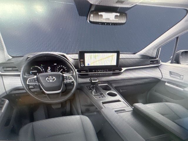 2026 Toyota SIENNA XLE XLE 8 Passenger