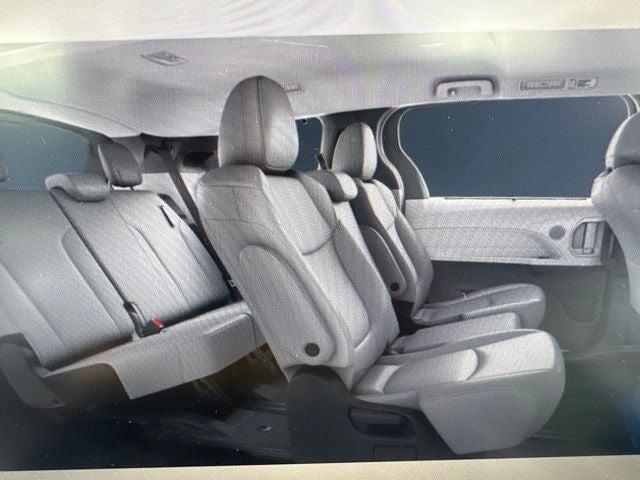 2026 Toyota SIENNA XLE XLE 8 Passenger