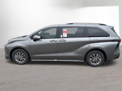 2026 Toyota SIENNA XLE XLE 8 Passenger