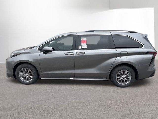 2026 Toyota SIENNA XLE XLE 8 Passenger
