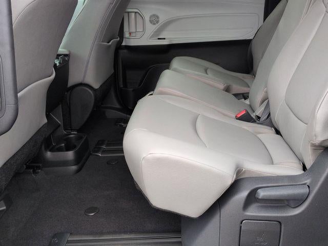 2026 Toyota SIENNA XLE XLE 8 Passenger