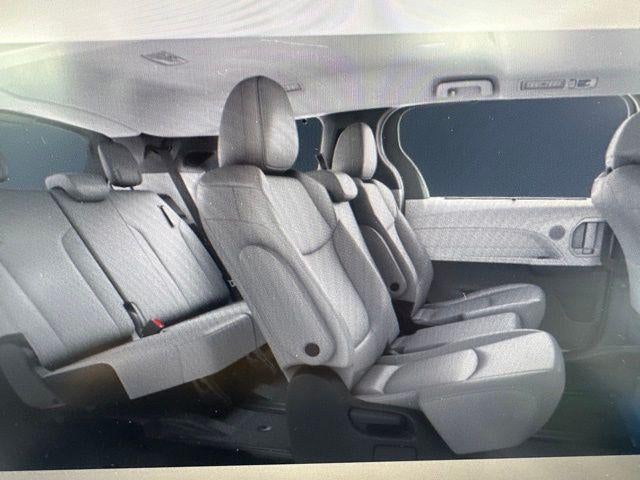 2026 Toyota SIENNA XLE XLE 8 Passenger
