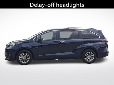 2025 Toyota Sienna XLE 8 Passenger