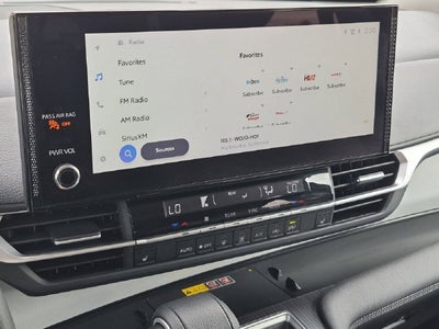 2025 Toyota Sienna XLE 8 Passenger