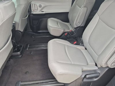 2025 Toyota Sienna XLE 8 Passenger
