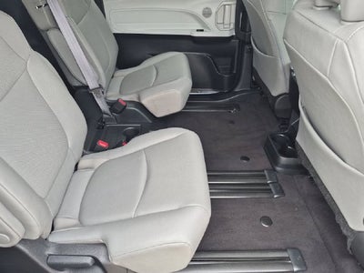 2025 Toyota Sienna XLE 8 Passenger