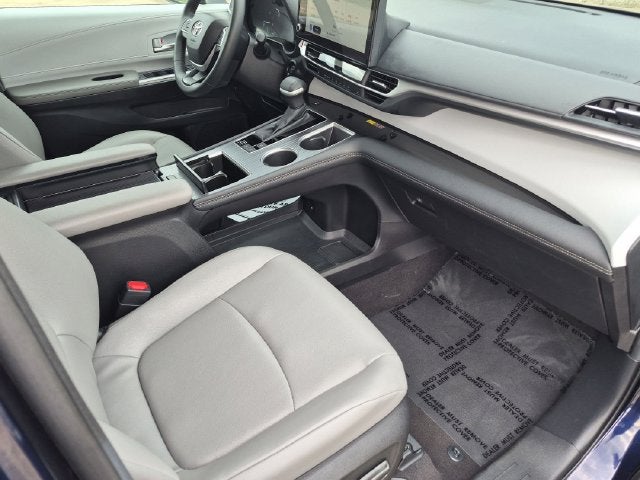 2025 Toyota Sienna XLE 8 Passenger