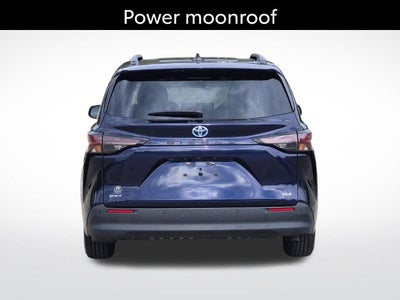 2025 Toyota Sienna XLE 8 Passenger
