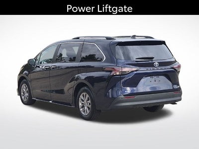 2025 Toyota Sienna XLE 8 Passenger