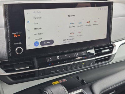 2025 Toyota Sienna XLE 8 Passenger