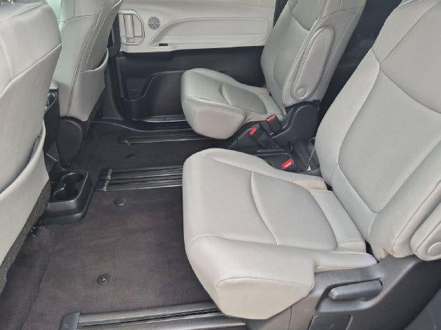 2025 Toyota Sienna XLE 8 Passenger