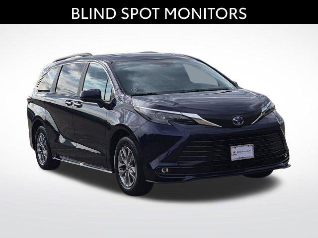 2025 Toyota Sienna XLE 8 Passenger